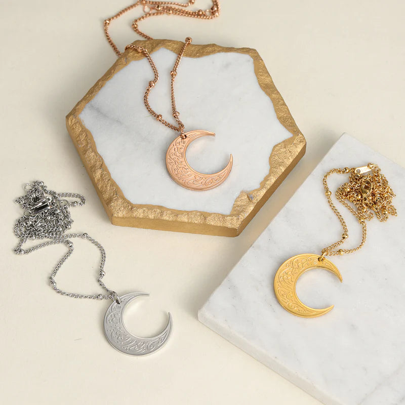 Collier croissant de Lune "Avec la difficulté vient la facilité"